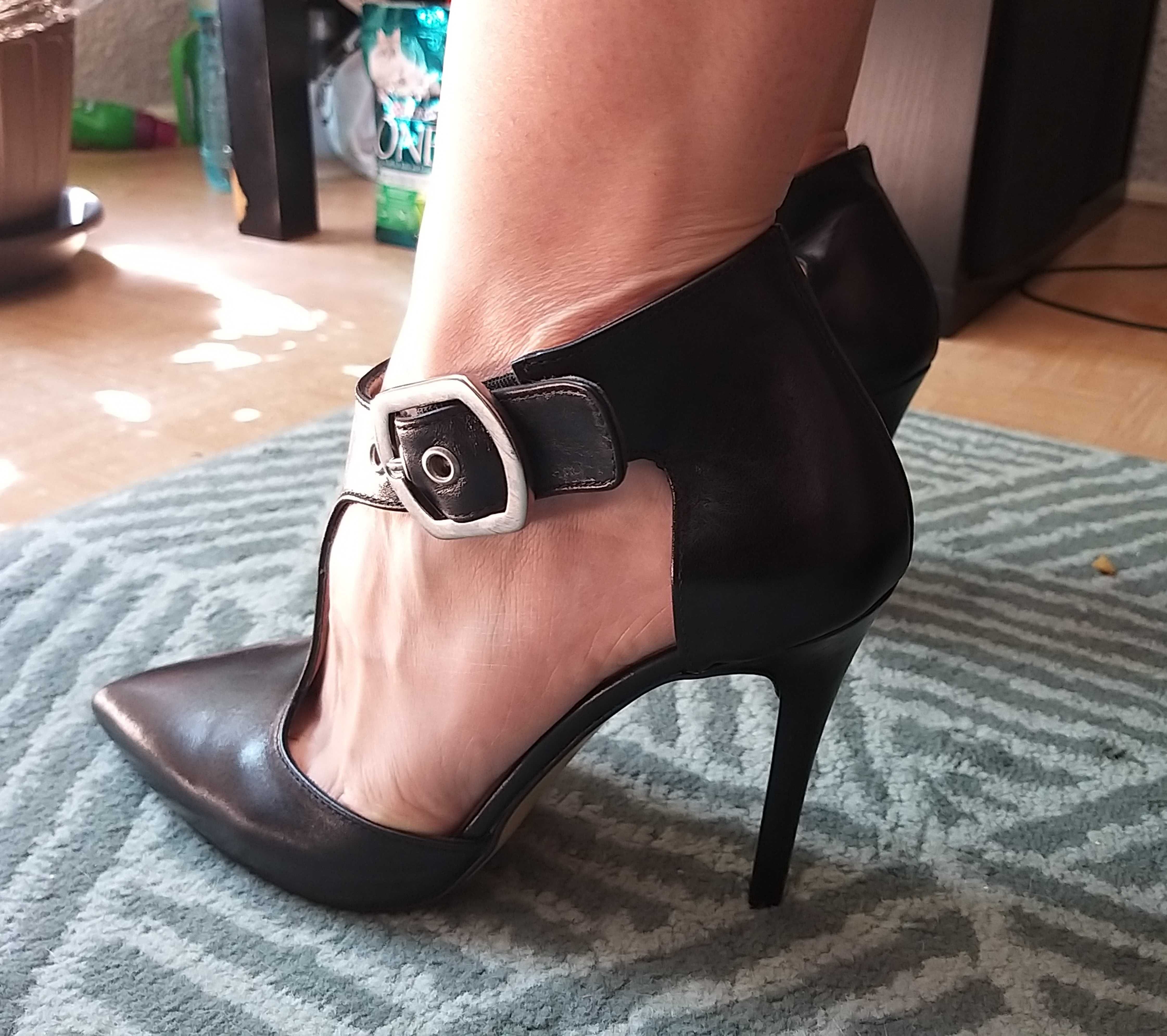 Pantofi piele negri, 39, toc stiletto, cu bareta