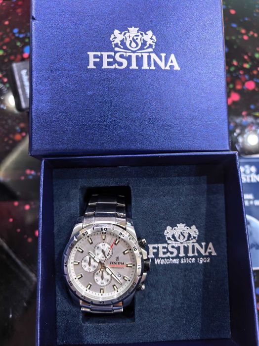 Часовник Festina