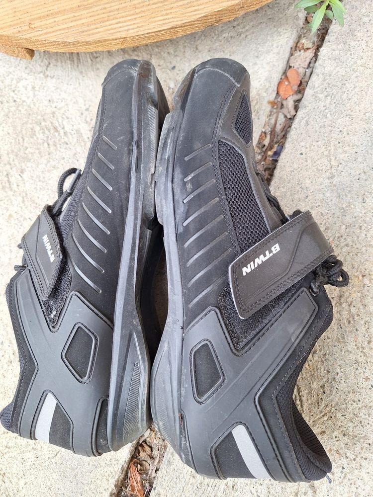 Vand pantofi Ciclism Btwin si pedale Shimano