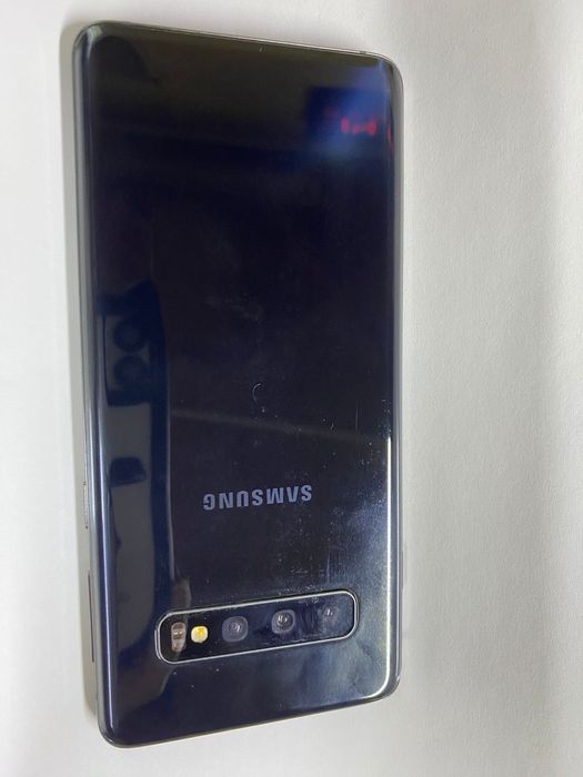 Продам смартфон Samsung galaxy s10