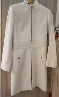 Пальто белое размер 42-44
