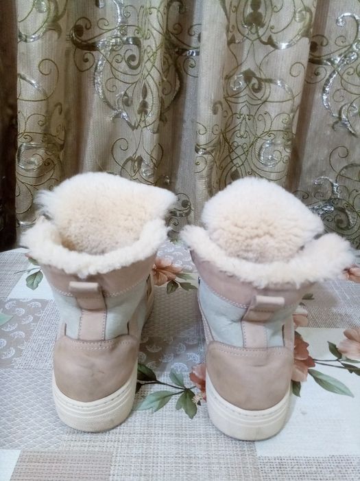 Зимние кроссовки 39 р.