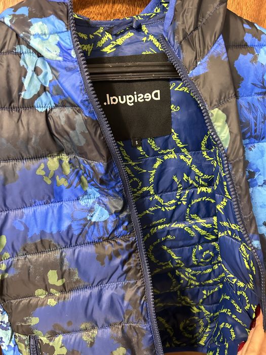 Чисто ново яке Desigual
