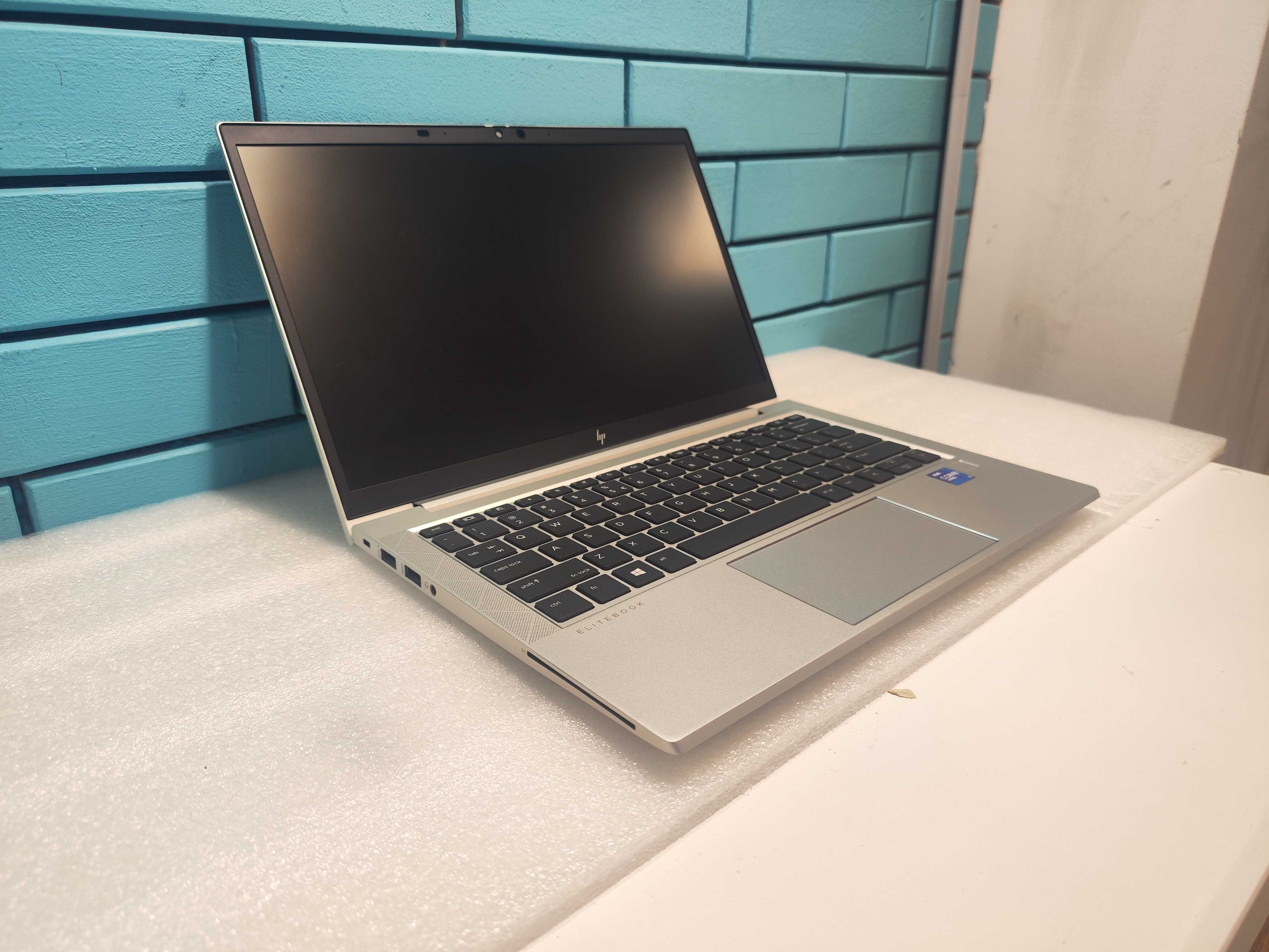 HP EliteBook 830 G8 – i7-1185G7 vPro, 16GB RAM, 512GB SSD, 13.3" FHD