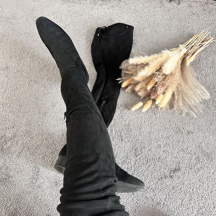 Cizme catifea lungi, cu fermoar si elastic in partea de sus