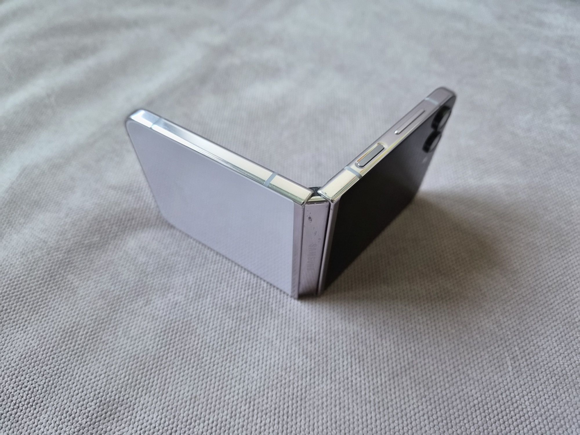 Samsung Z Flip 5 512GB lavender