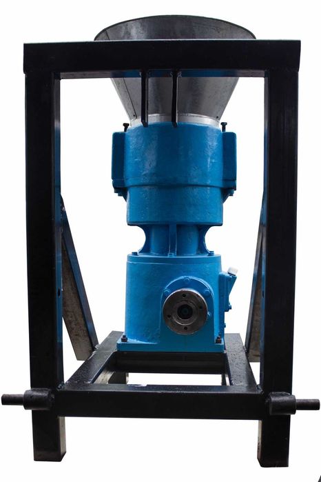 Presa cereale si furaje KL 250 PTO ( la priza de putere) Garanție