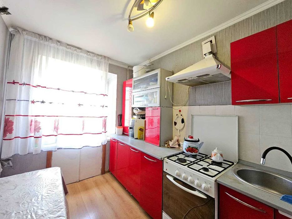 продается 2-х комнатная квартира Дзержинского 56