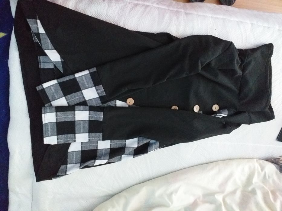 Top in carouri cu nasturi