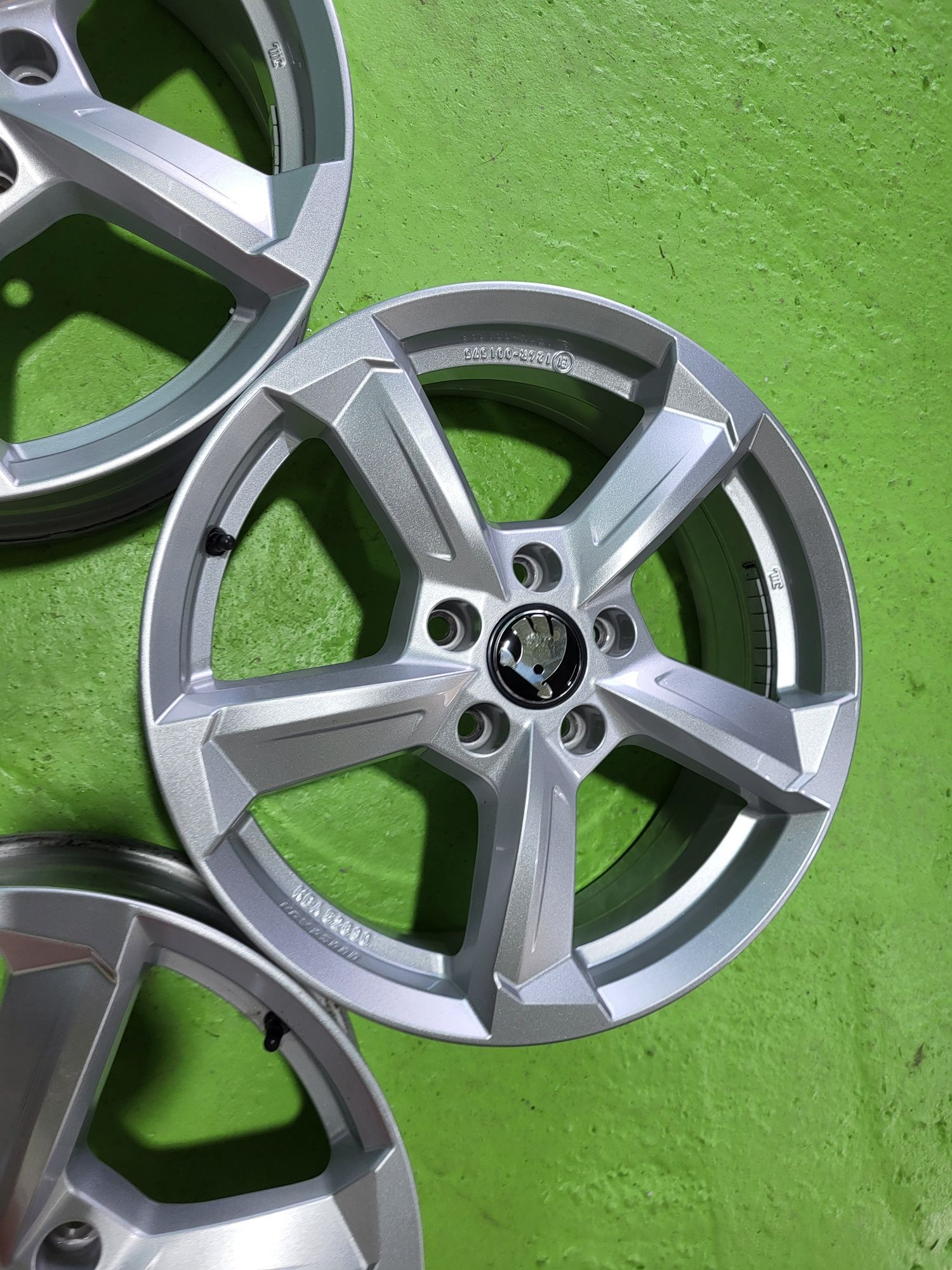 17 5x112 Skoda лети джанти 5х112 шкода