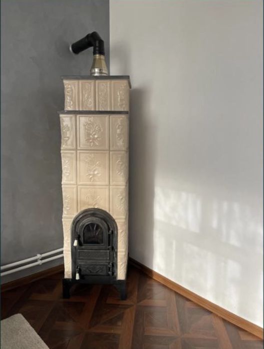 Soba din teracotă, 6 rânduri, cu ușă tip șemineu, stare excelentă