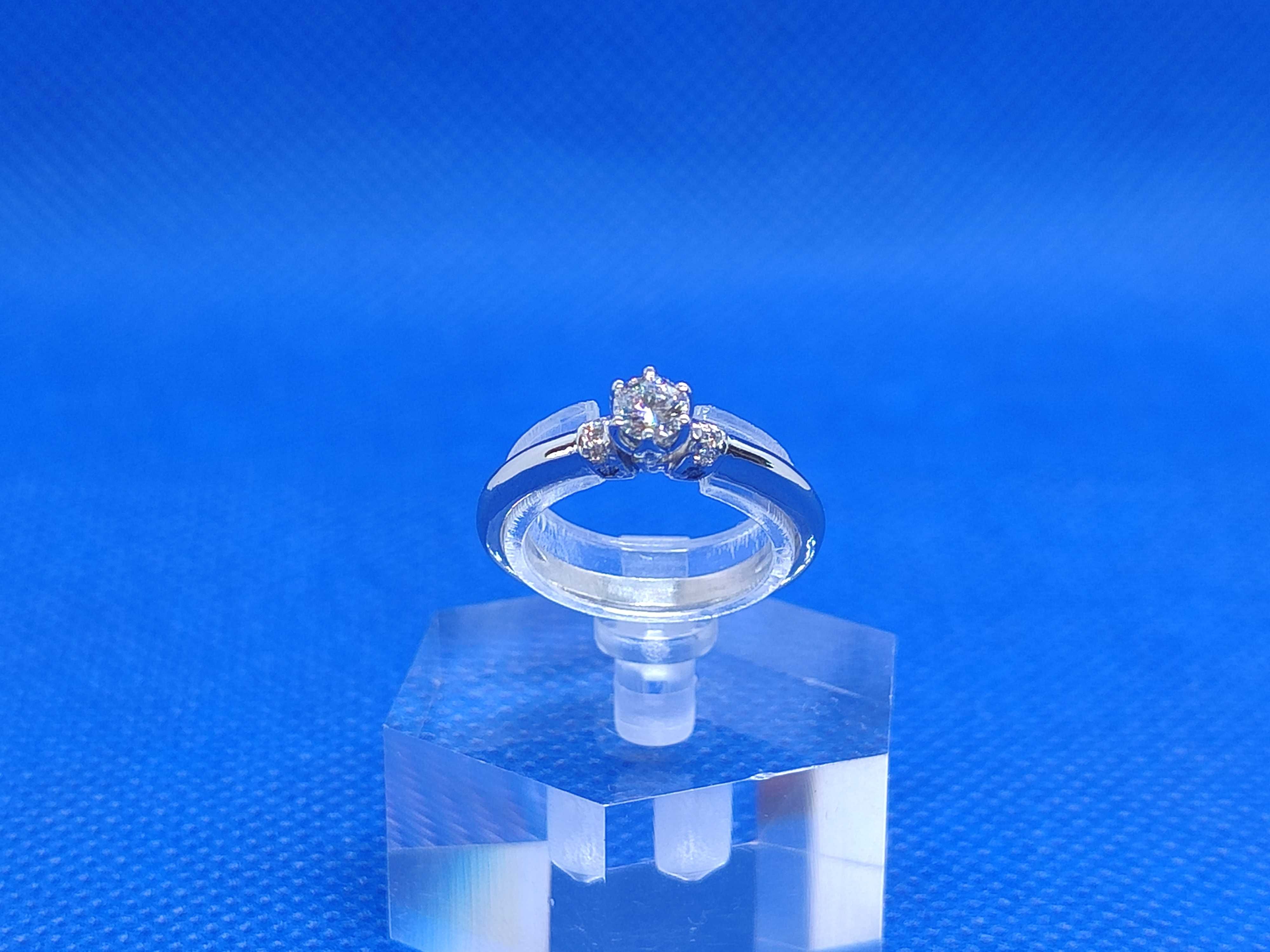 Годежен пръстен с диамант VVS1 0.23ct.