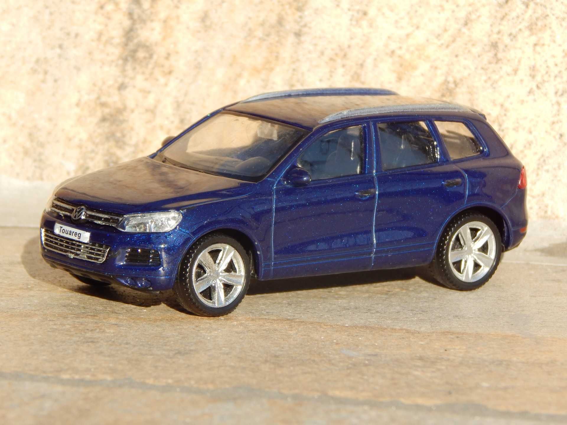 Macheta Volkswagen Touareg II (7P) V6 TDI (2010-2018) sc 1:43 uzata