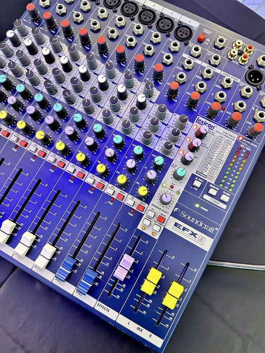Soundcraft EFX8 перфектен като нов