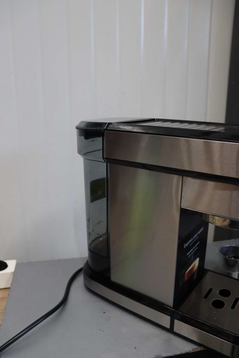 Кафемашина Cecotec Cafelizzia 790Pro, 1350W, 20Bar,разпенител за мляко