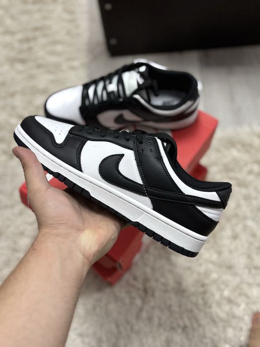 Nike dunk panda.
