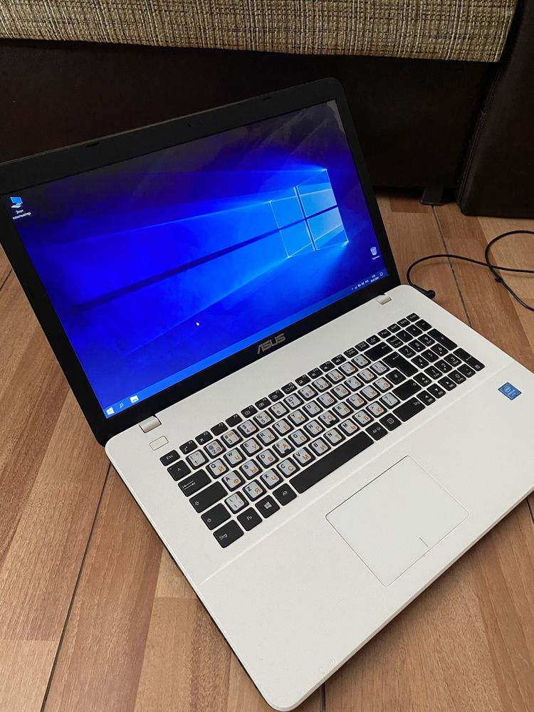 Продается ноутбук ASUS F751S