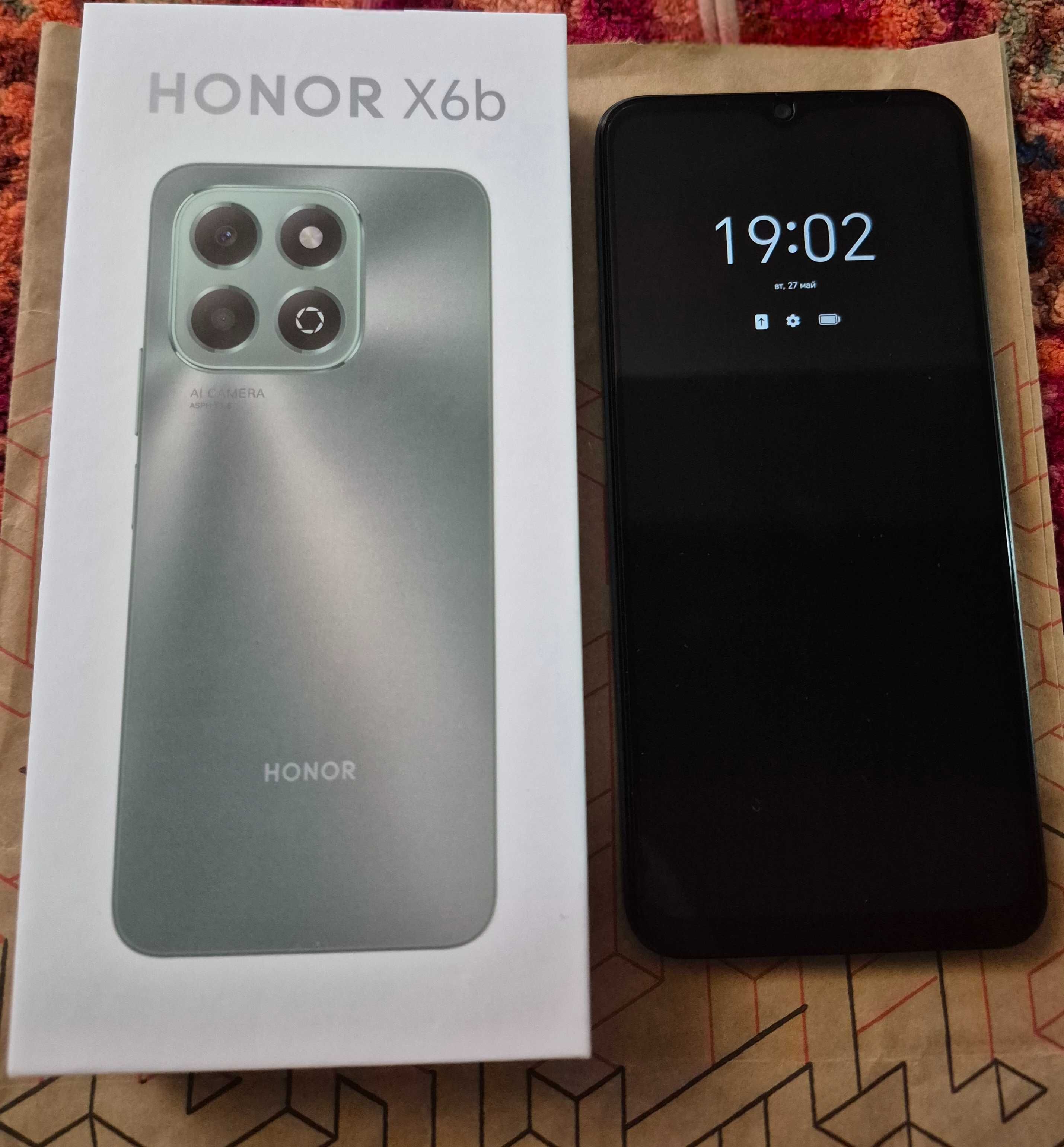 Чисто НОВ смартфон HONOR X6B BLACK 6.56 ", 128 GB, RAM 4 GB в гаранция