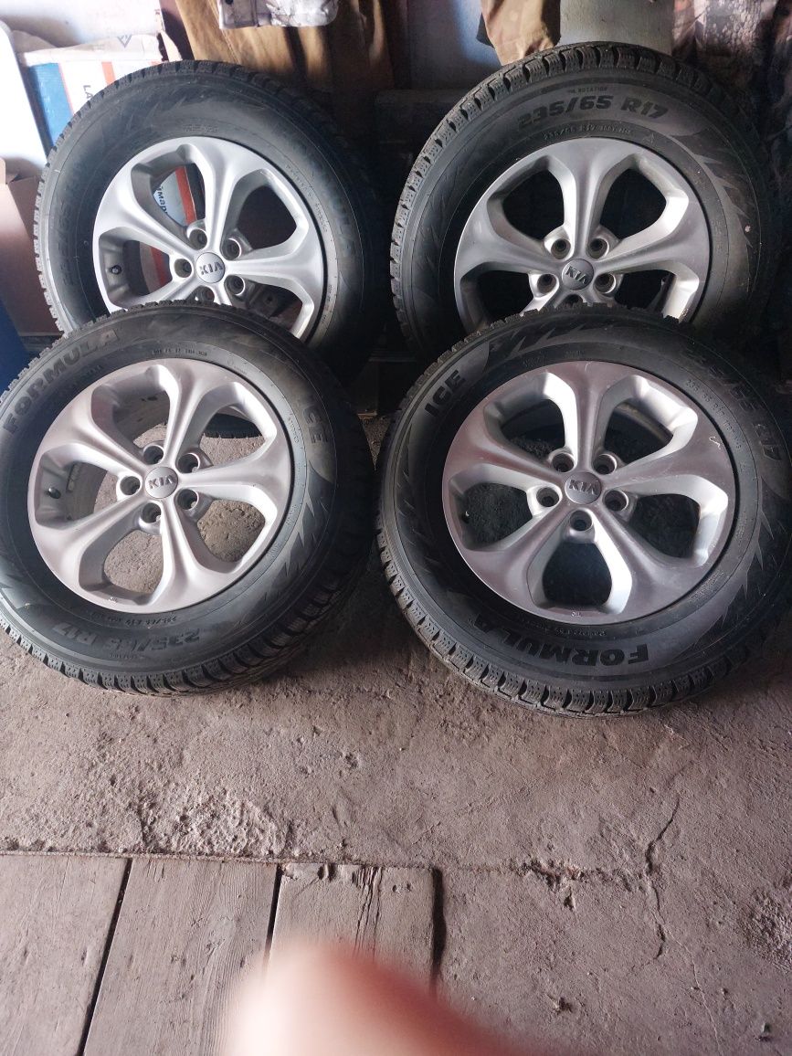 Колёса r17 235x65 нШины с дисками r17 235x65. новые отъездил пару неде