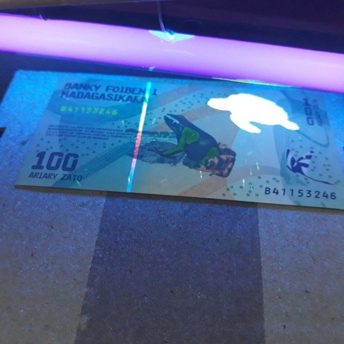 БАНКНОТИ - Комплект  Банкноти чужди UNC -  16 -UNC пари