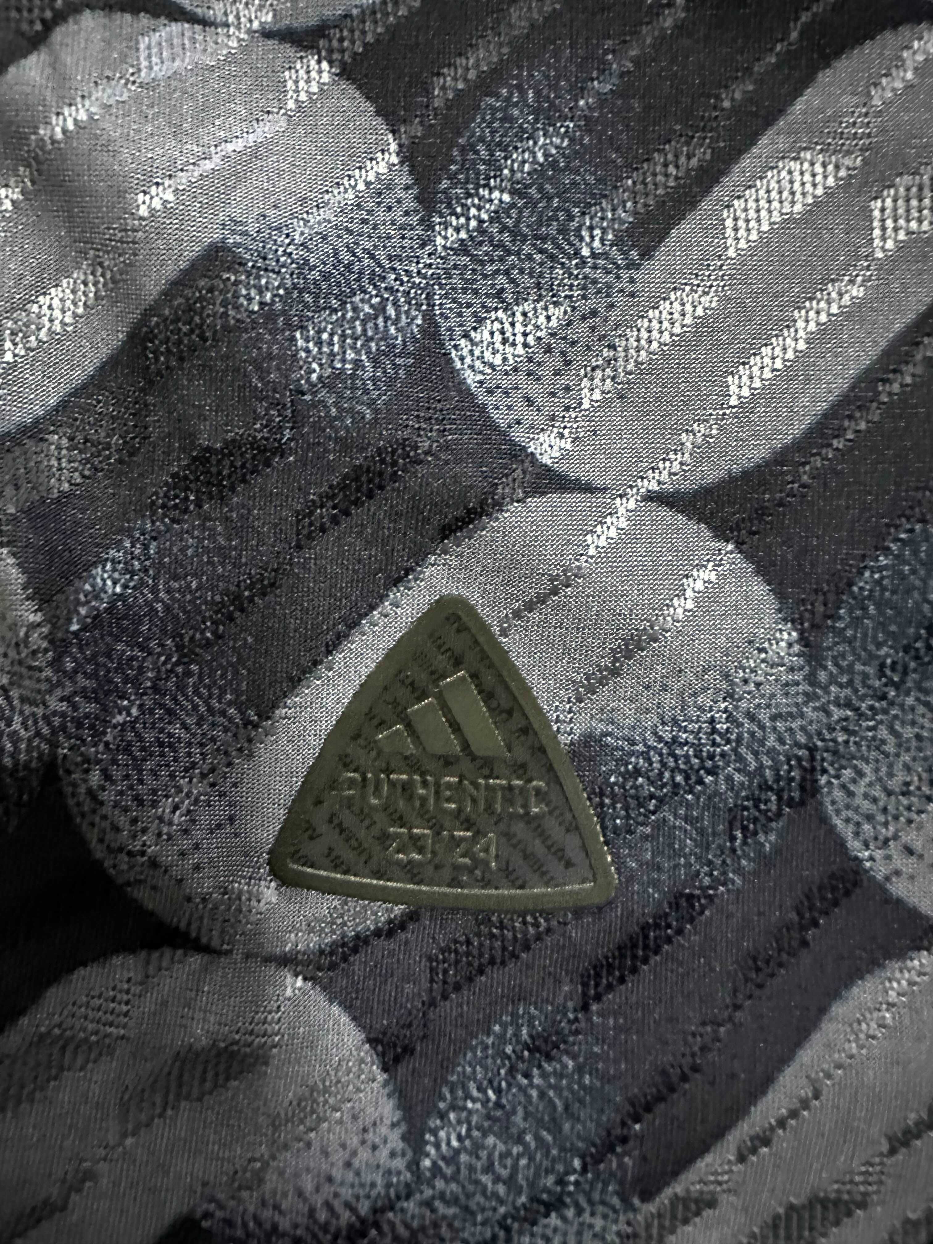 Футболна тениска Adidas Real Madrid 2023/24 Valverde 15 размер L