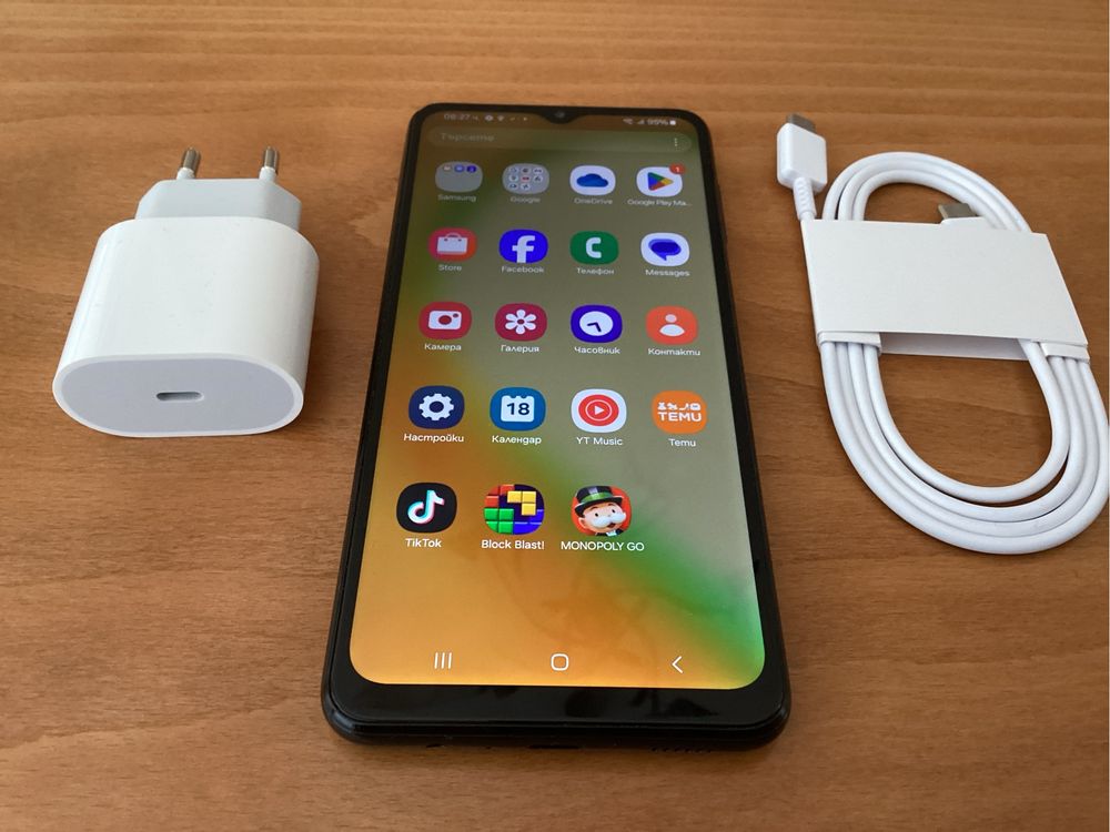 SAMSUNG Galaxy A04s 32GB + зарядно