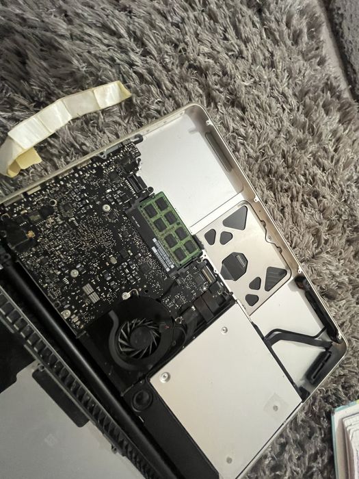Macbook pro A1278  pt piese