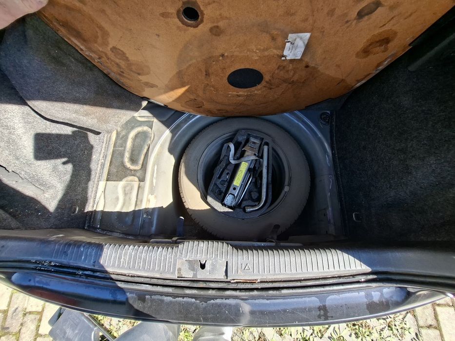 Продавам VW Polo 1.4