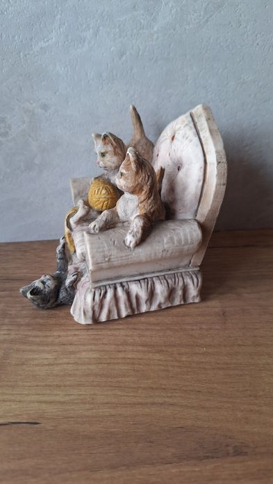 Фигурка с котета , подходяща за подарък