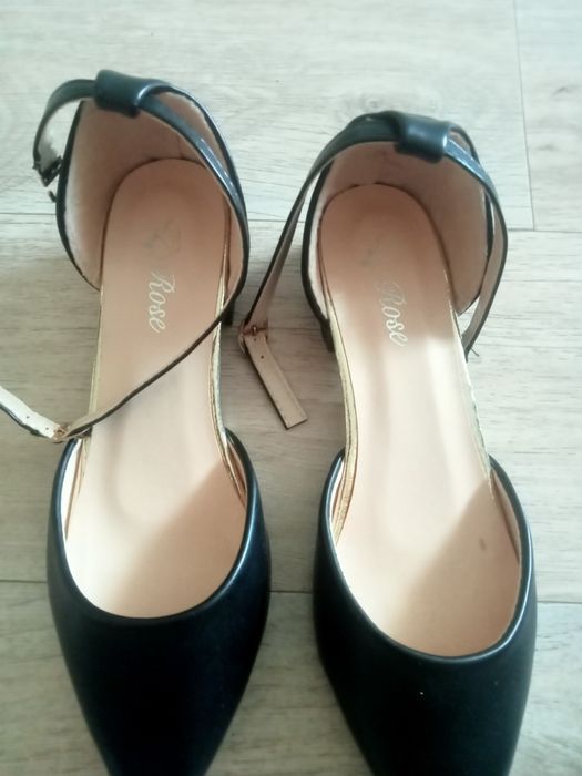 Продам туфли женский.