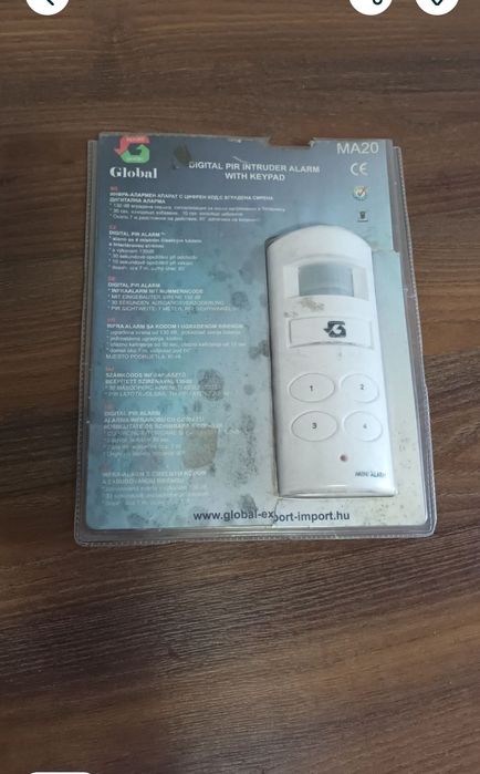 Alarma cu senzor infraroșu și cu cifra de armare dezarmare,