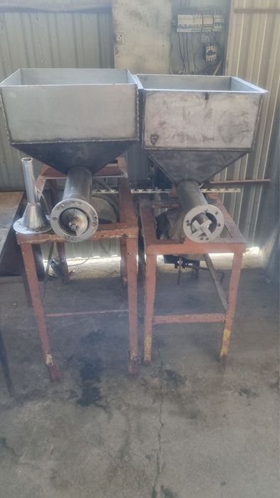 Сотилади Колбаса сыр оборудивания ишлаб турган