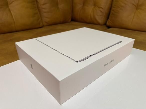 НОВИ лаптопи Apple MacBook Air 2025 15-inch, M4 chip, 16GB RAM, 256GB