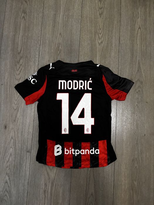 Ac Milan home jersey Modric