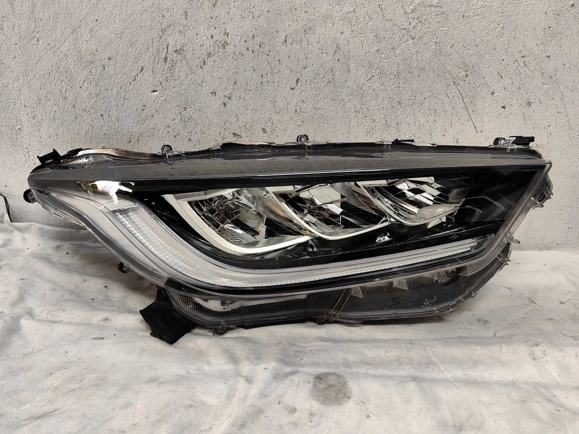 Оригинален фар Тойота Ярис  Toyota Yaris  Full Led