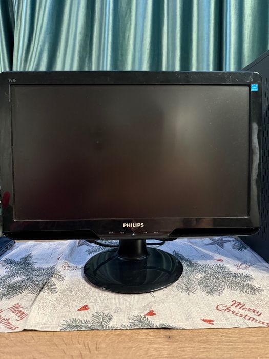 Компютър с монитор