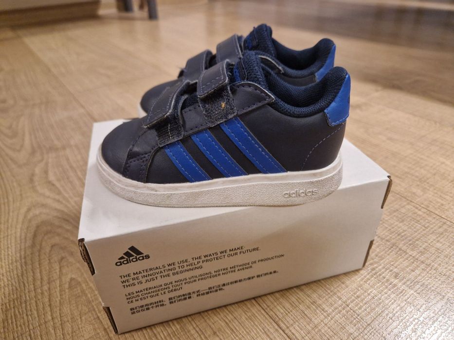 Детски маратонки Adidas, номер 22