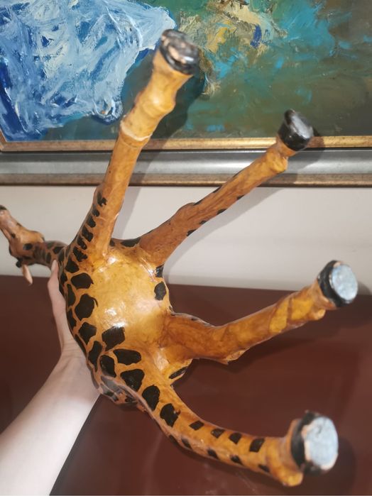 Фигура на жираф папиемаше естествена кожа рисувана и изработена ръчно