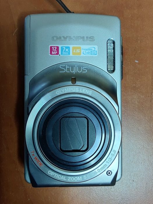 Aparat foto digital Olympus Stylus 7010 12MP complet
