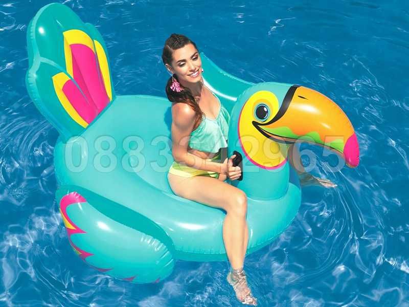 НОВИ! Надуваем остров дюшек 2.07м Bestway Tipsy Toucan Ride-On
