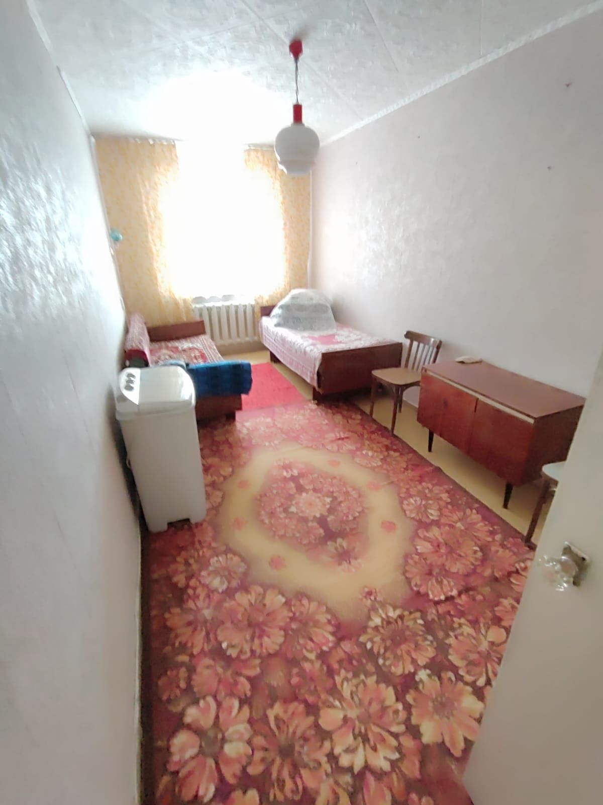 Продам 2 х комн. квар., 7 мкр, 78 дом,  1 этаж.