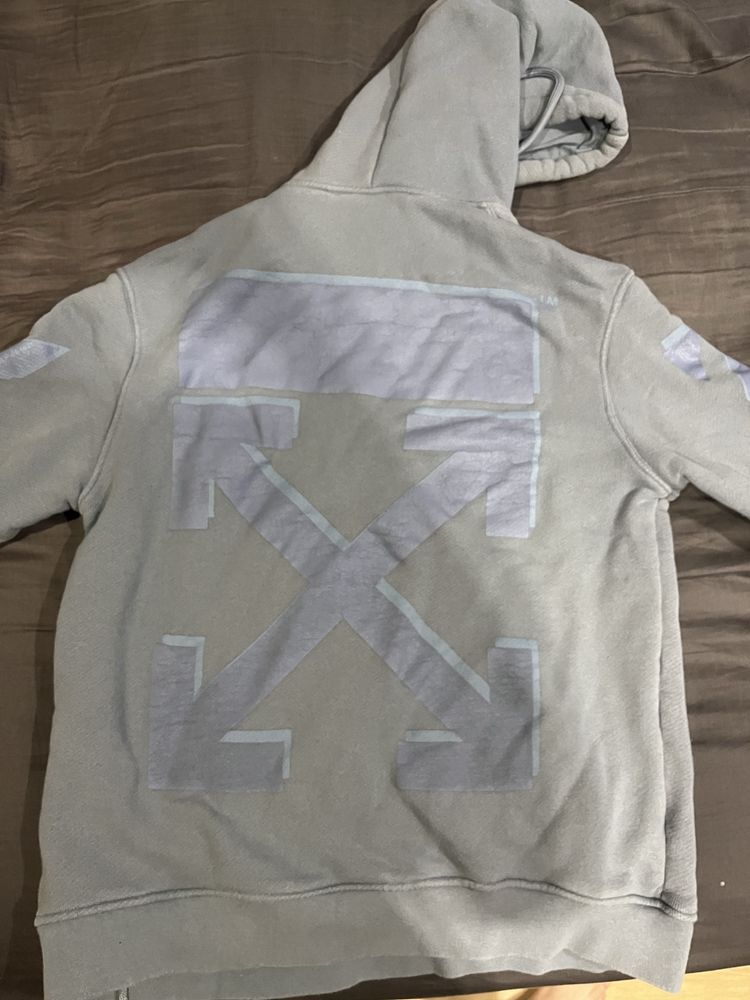 Off-white суичър