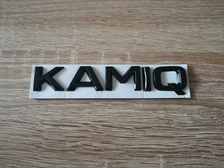 черен надпис Skoda Kamiq