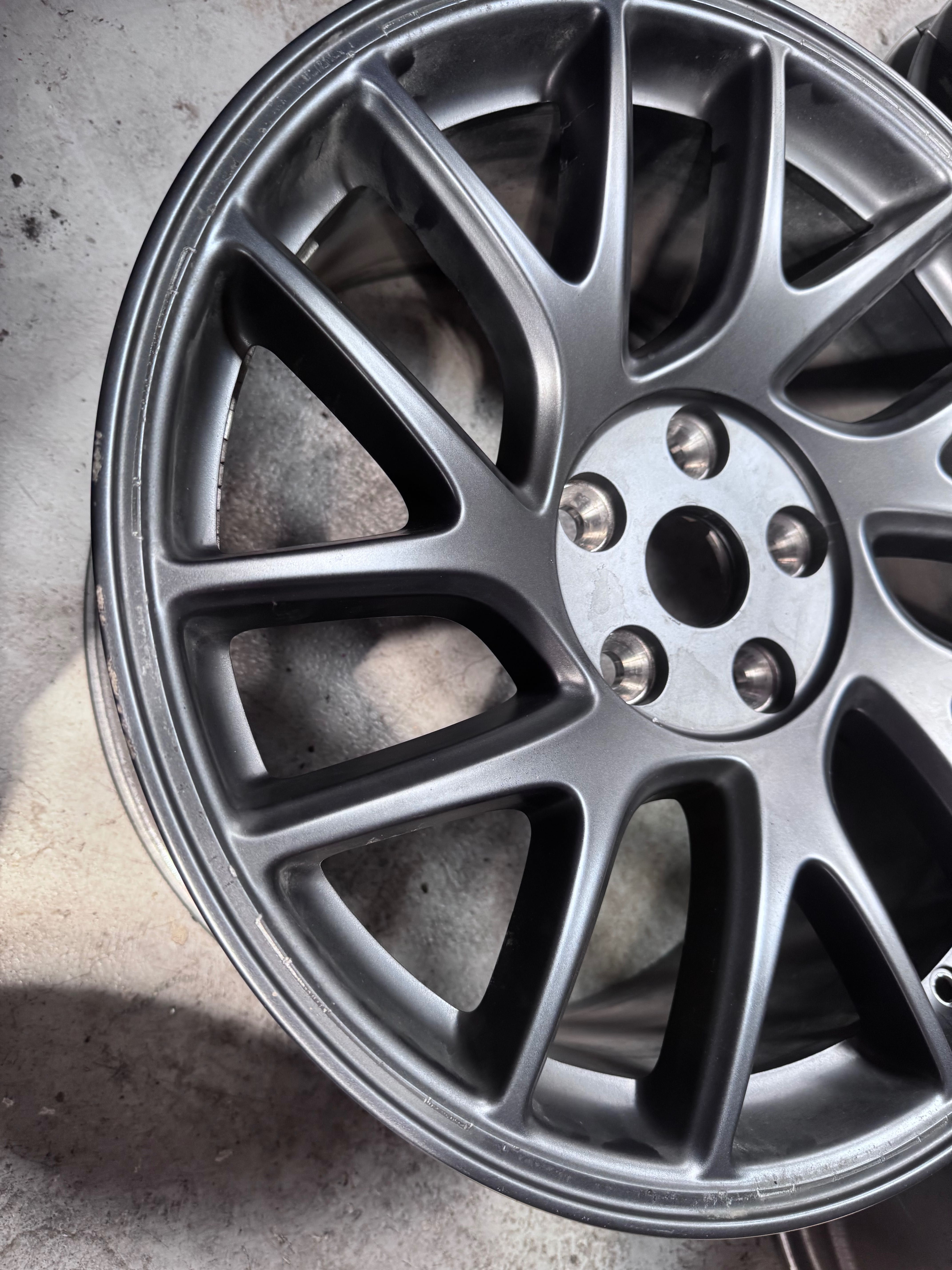Janta Tesla 3 Highland 18 Originală Model Photon second arată foarte b
