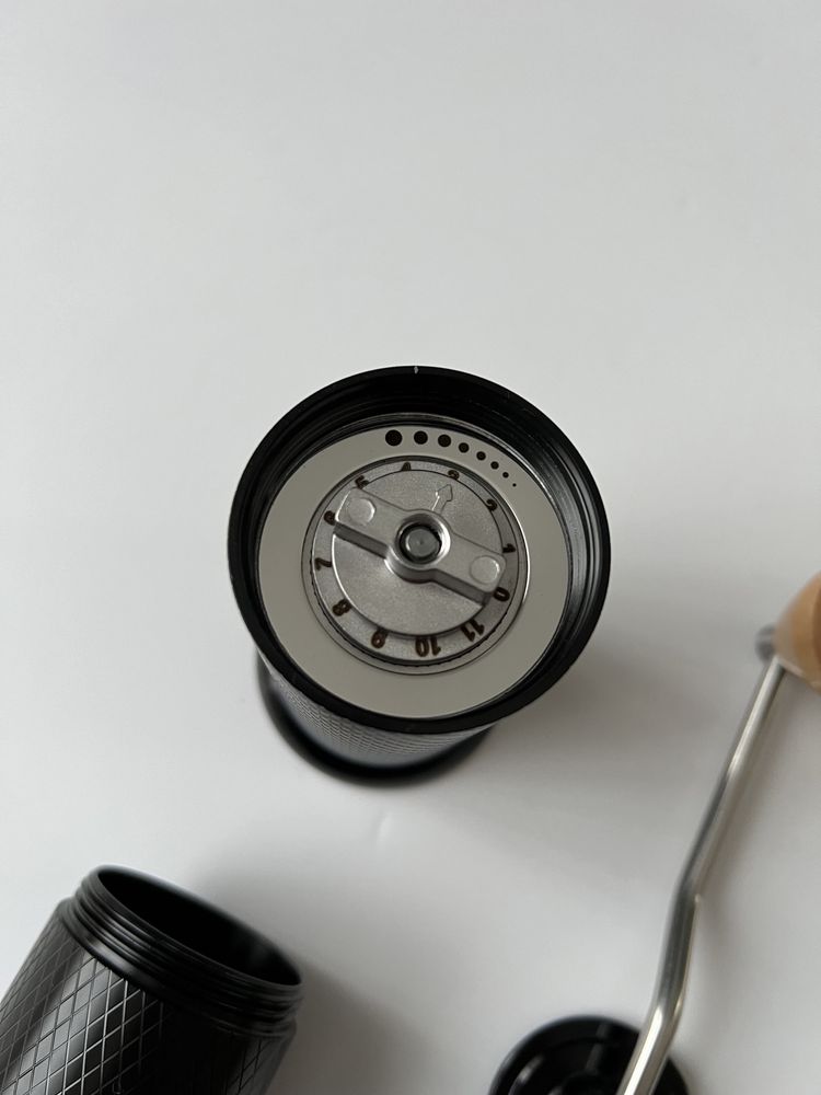 Rasnita manuala de cafea (marzzoco delonghi saeco)