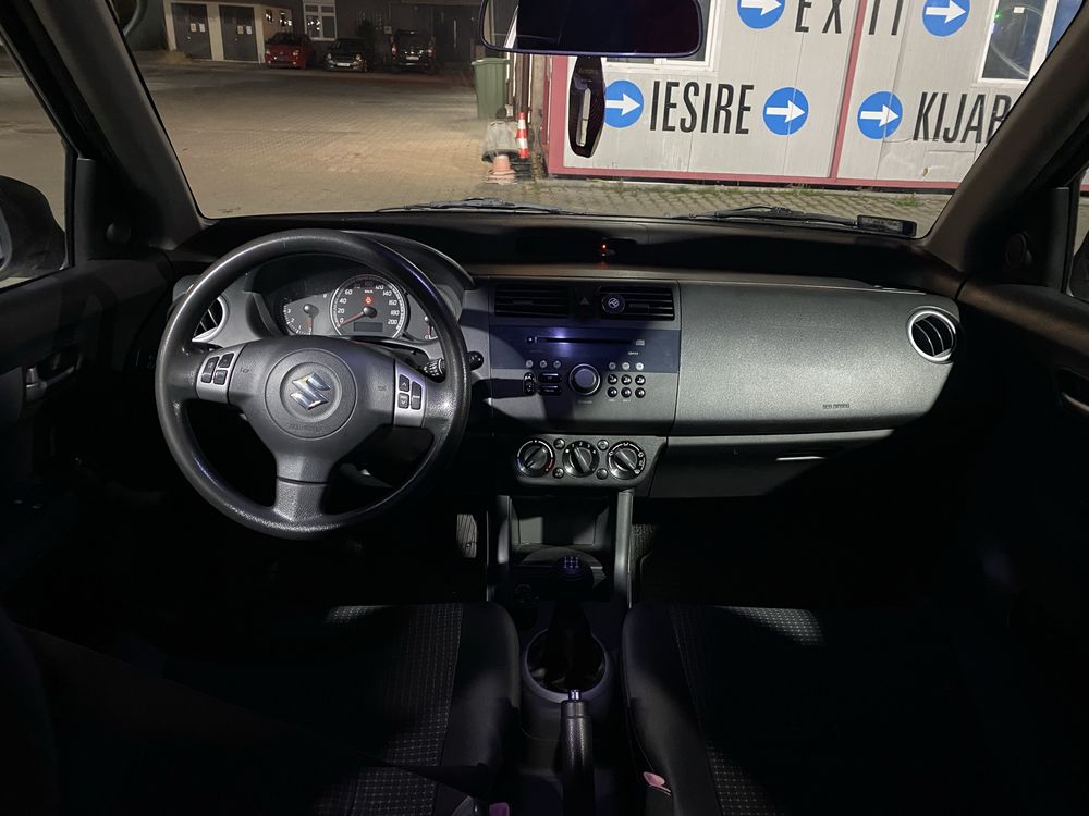 Vând Suzuki Swift