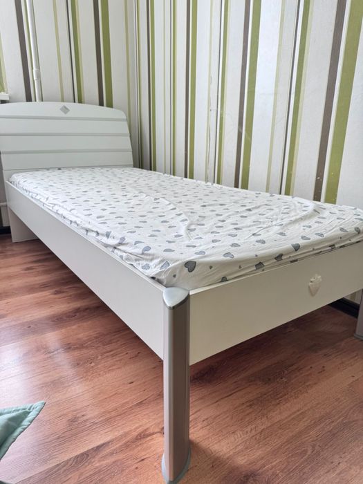 Продам кровать для подростков Cilek