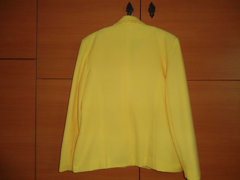 Sacou galben marimea 42-44, marca frantuzeasca