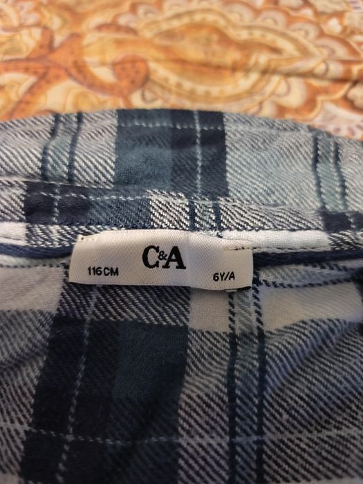 Vând geacă băieți și cămașă