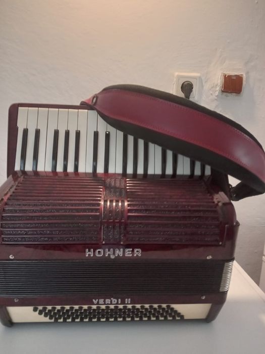 Acordeoane de vânzare